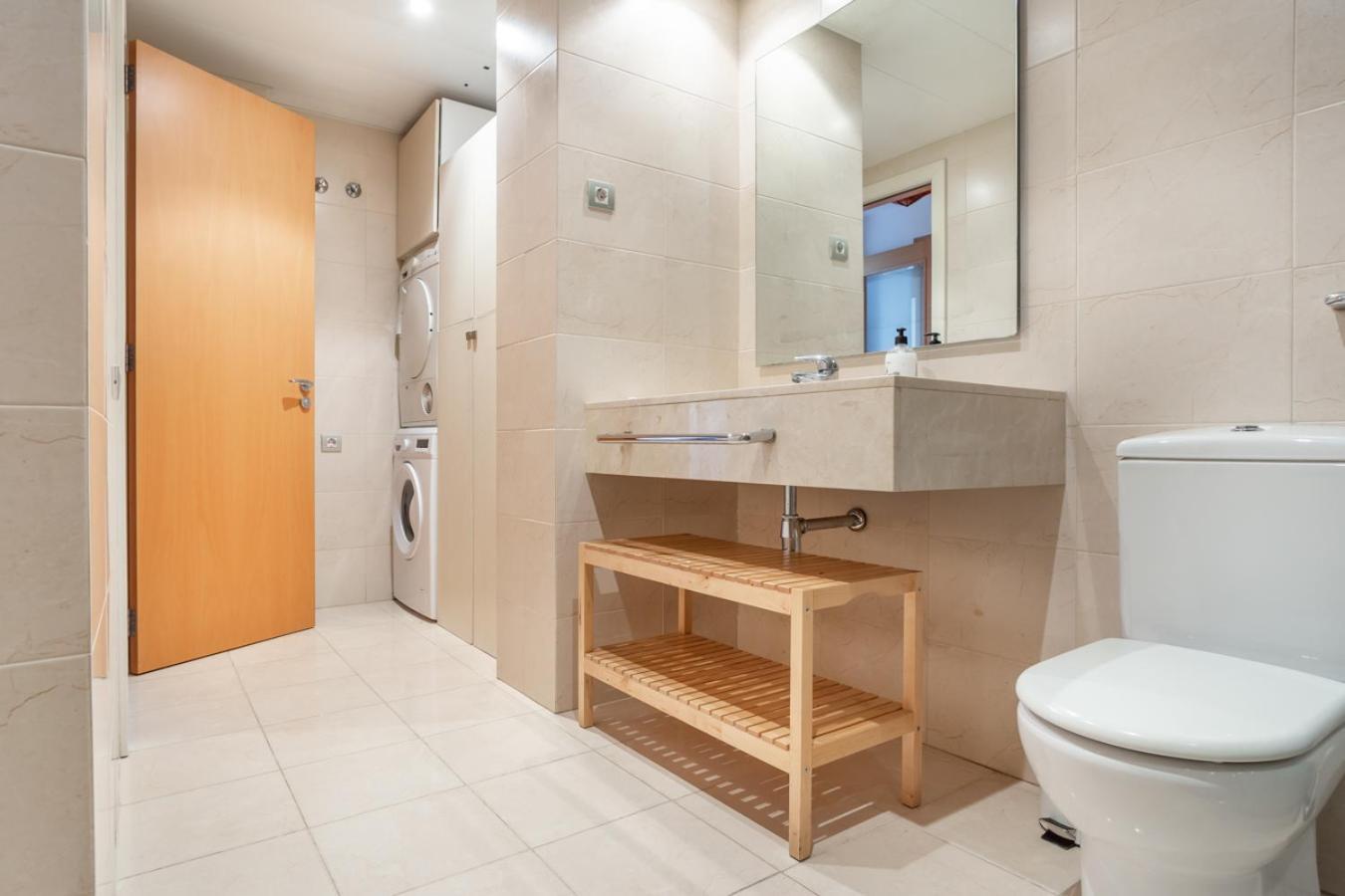 Private Rooms Near Las Ramblas Барселона Екстериор снимка