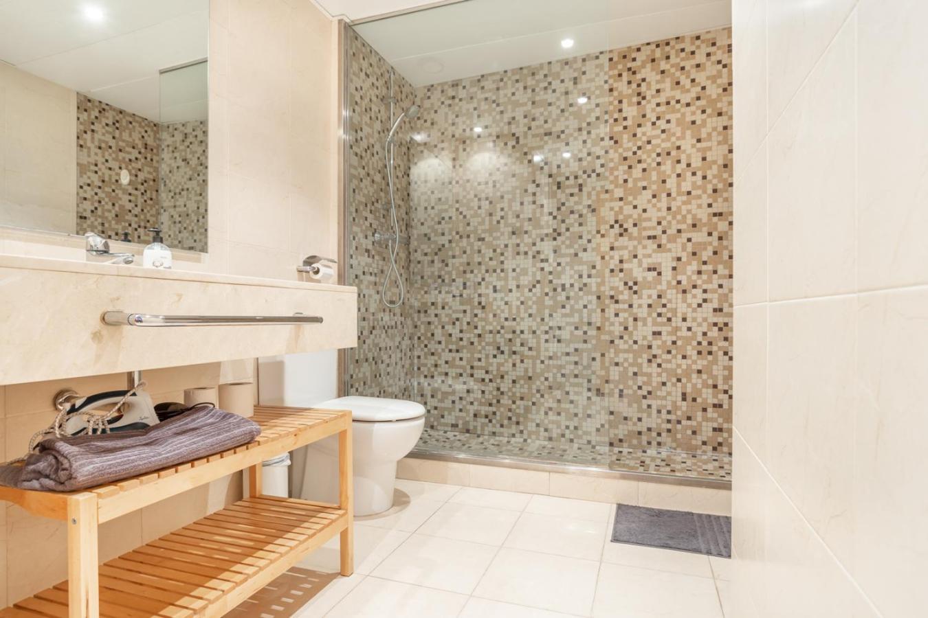 Private Rooms Near Las Ramblas Барселона Екстериор снимка